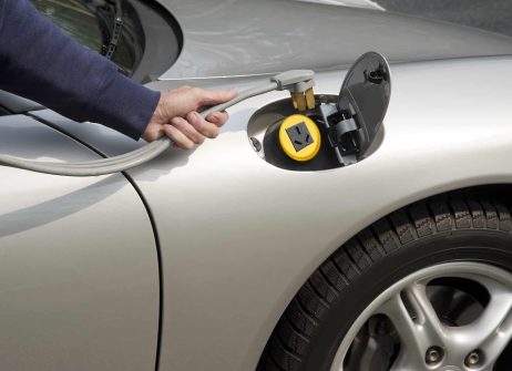 Ознайомлення з тимчасовими компенсаційними митами ЄС на електромобілі китайського походження: Наслідки та стратегії